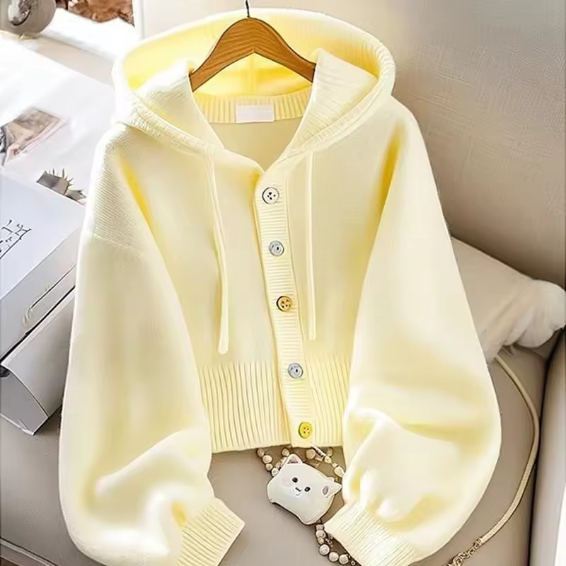 Модный вязаный свитер с капюшо – обзор и цена Yellow Winter Clothing