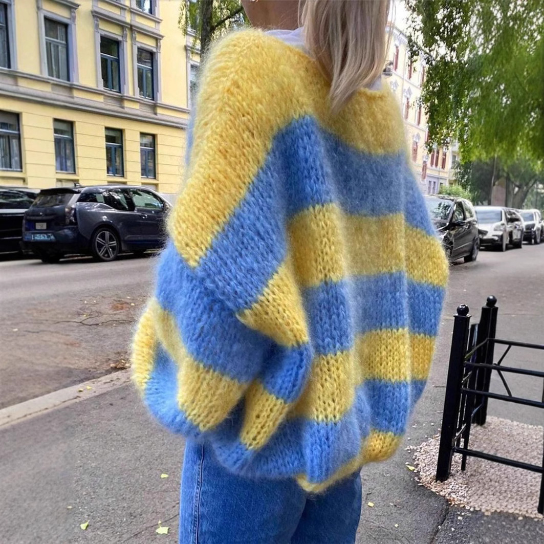 Повседневный сине-желтый полос – обзор и цена Yellow Winter Clothing